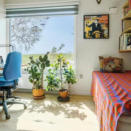 בית נופש Stunning In With Wifi *